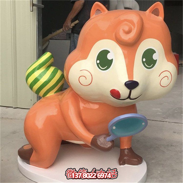 玻璃鋼結(jié)構(gòu)兒童樂(lè)園，卡通松鼠公仔裝飾