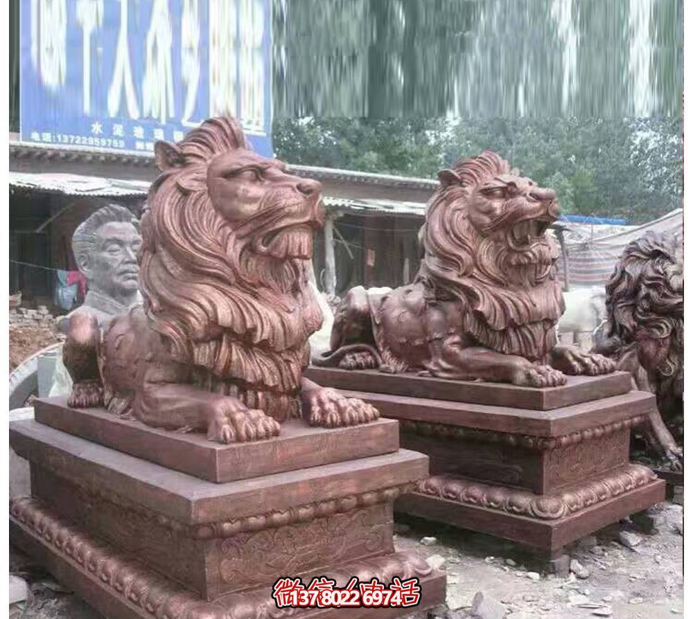 趴窩紅雕獅子仿真雕塑，守護(hù)晚霞鎮(zhèn)宅之美