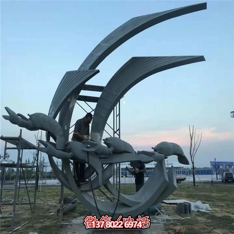 不銹鋼創(chuàng)意景觀雕塑，點(diǎn)亮綠色戶外廣場園林