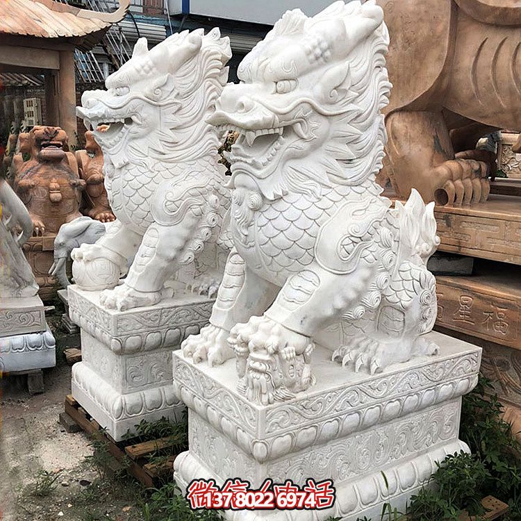 大型漢白玉石雕麒麟雕塑，為您的庭院門口增添獨(dú)特景觀